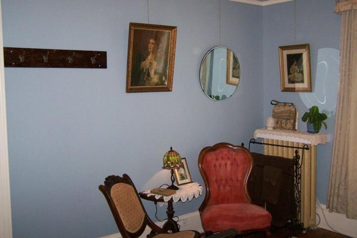 Rogers Motel Smiths Falls Room photo