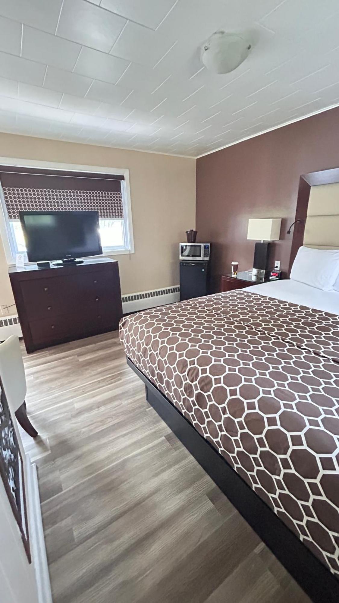 Rogers Motel Smiths Falls Exterior photo